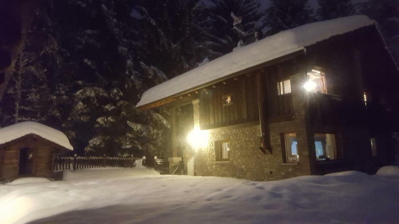 Chalet Blanc "Coeur Sapin" Courmayeur Buitenkant foto